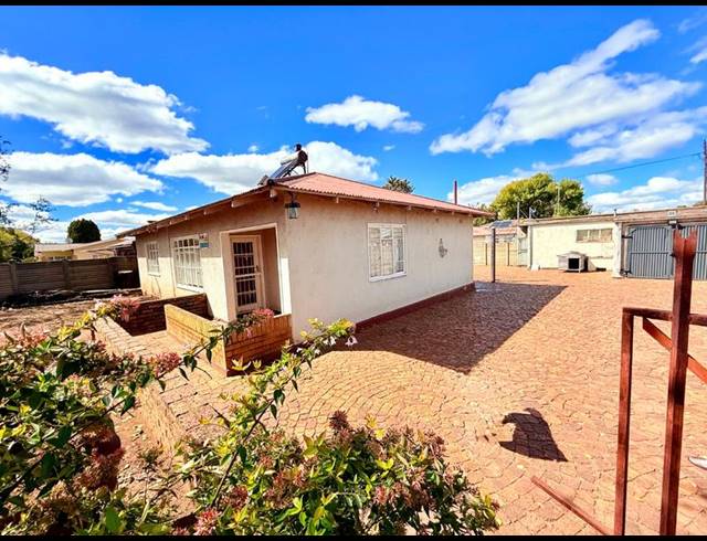 3 BEDROOM HOUSE FOR SALE IN VANDERBIJLPARK CW 3
